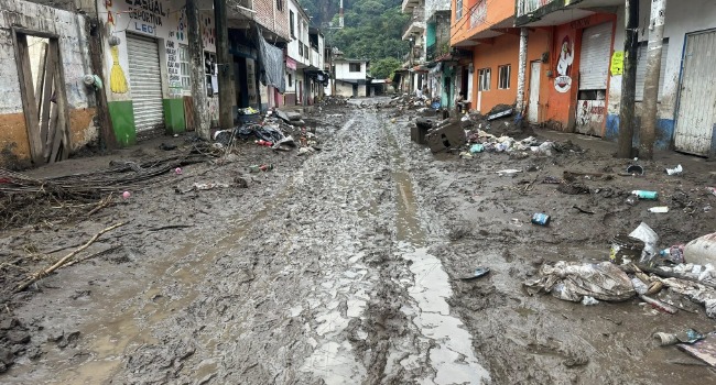 Pobladores de Huehuetla suplican ayuda tras desastre por lluvia
