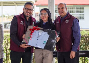 Natividad Castrejón inaugura laboratorio STEM en Villa de Tezontepec