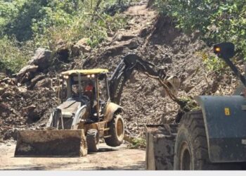 Continúan trabajos de limpieza, ya se abrieron más de 140 caminos: Menchaca Salazar
