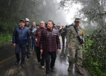Menchaca Salazar despliega operativo para atender derrumbes en la Sierra y la Huasteca