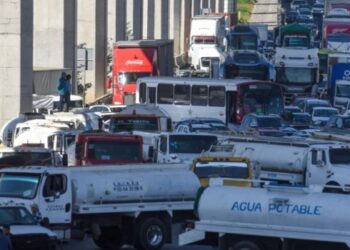 Megabloqueo de piperos colapsan vialidades del Edomex