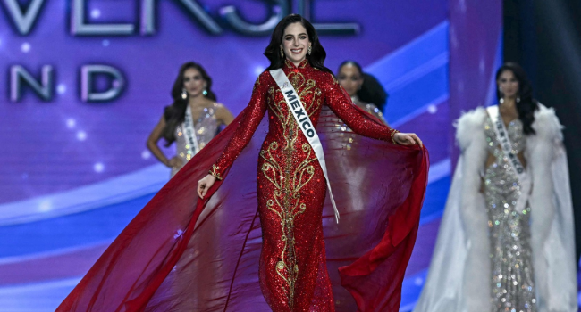Claudia Sheinbaum felicita a Fátima Bosch tras ganar Miss Universo