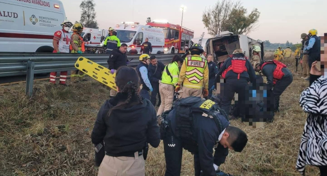 ¡Uruapan de luto! Fallecen 7 personas tras volcadura de autobús