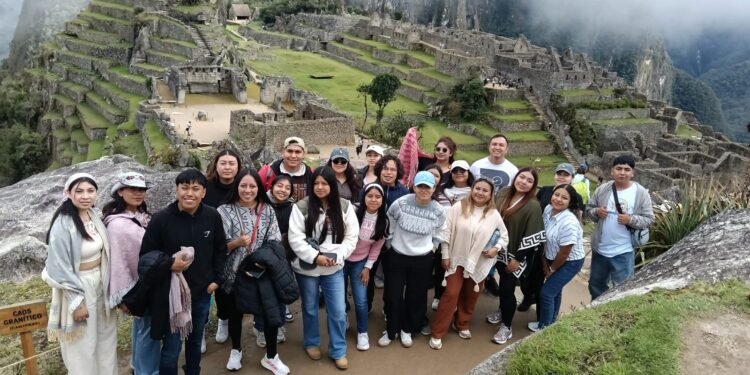 Estudiantes de la UTVM realizan estancia académica en Perú