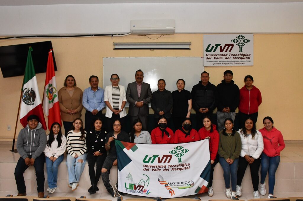 Estudiantes de la UTVM realizan estancia académica en Perú