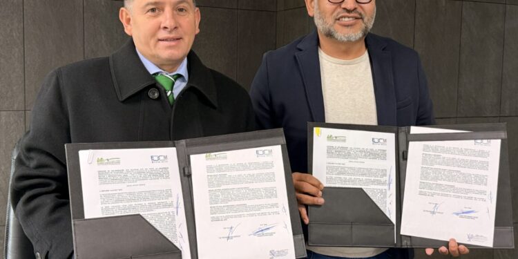 UTEC firma convenio con Exportaciones Textiles Mexicanas