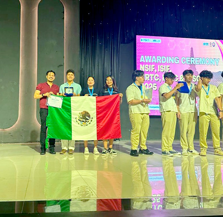Estudiantes de la UPP ganan oro en certamen internacional de ciencia