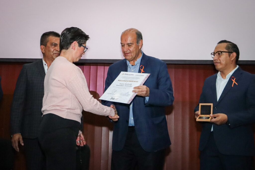 Reconocen a maestros por mejores Prácticas Educativas