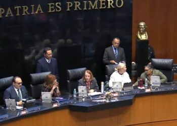 Senado acepta renuncia de Gertz Manero a la FGR