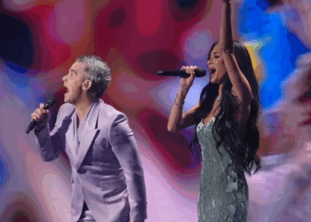Robbie Williams y Nicole Scherzinger presentan el nuevo himno oficial de la FIFA.