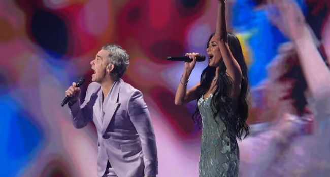 Robbie Williams y Nicole Scherzinger presentan el nuevo himno oficial de la FIFA.