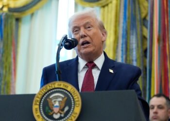 Trump asegura que no necesita permiso del Congreso para un atacar Venezuela