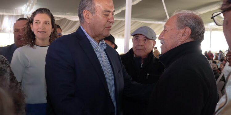 Gobierno de Hidalgo garantiza bono a maestros jubilados