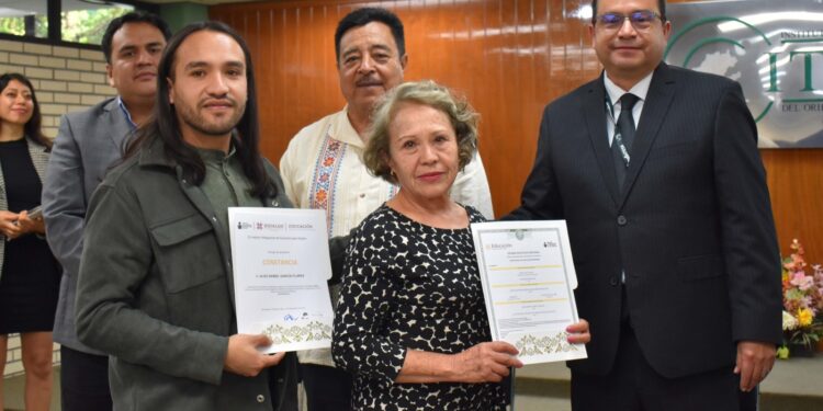 ITESA e IHEA entregan 69 certificados de primaria y secundaria