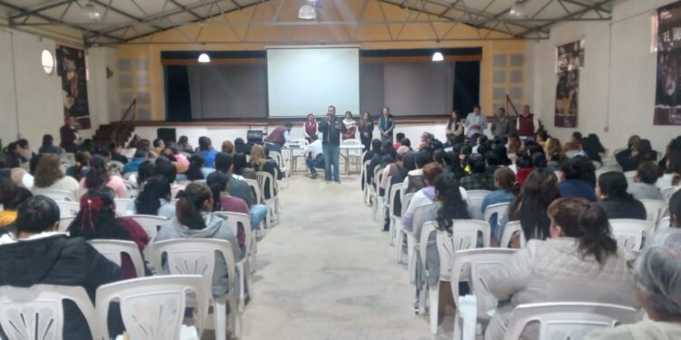 Fortalecen los Consejos Escolares en la región de Tlaxcoapan