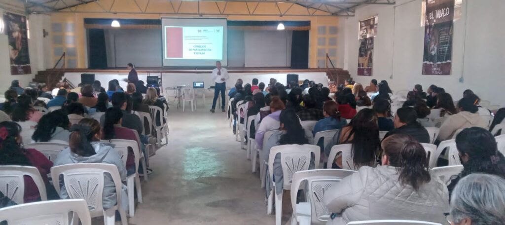 Fortalecen los Consejos Escolares en la región de Tlaxcoapan