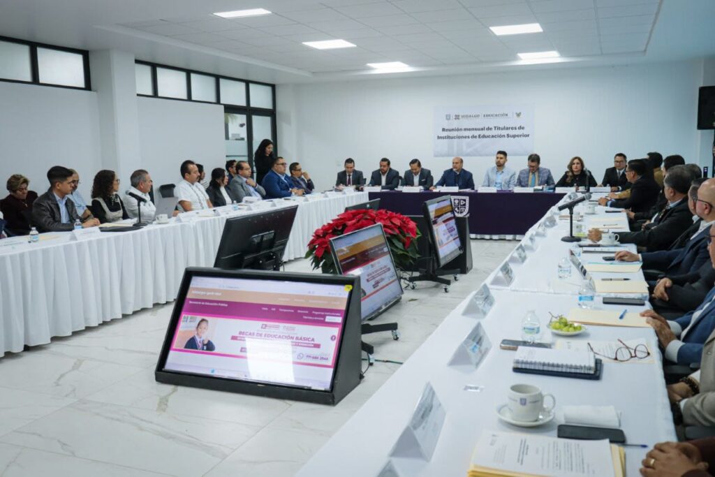 Natividad Castrejón encabeza reunión con titulares de Educación Superior en Hidalgo