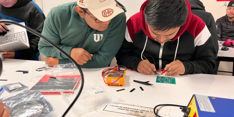 ITESHU impulsa innovación en mecatrónica e ingeniería industrial