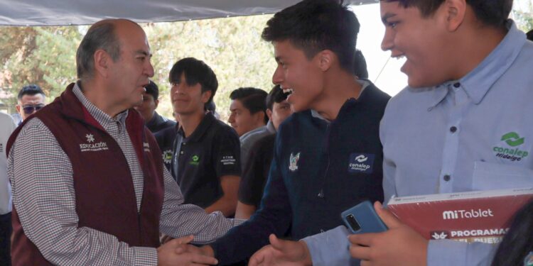 Educación digital llega a 560 estudiantes del Conalep Tepeji del Río