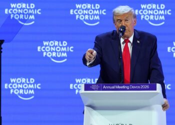 Trump reitera adquirir Groenlandia en Davos, descarta uso de la fuerza