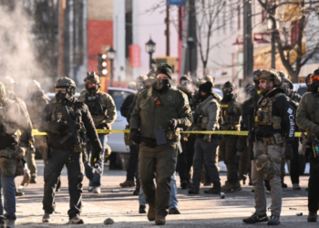 En Minnesota muere hombre de 51 años baleado por agente de ICE.