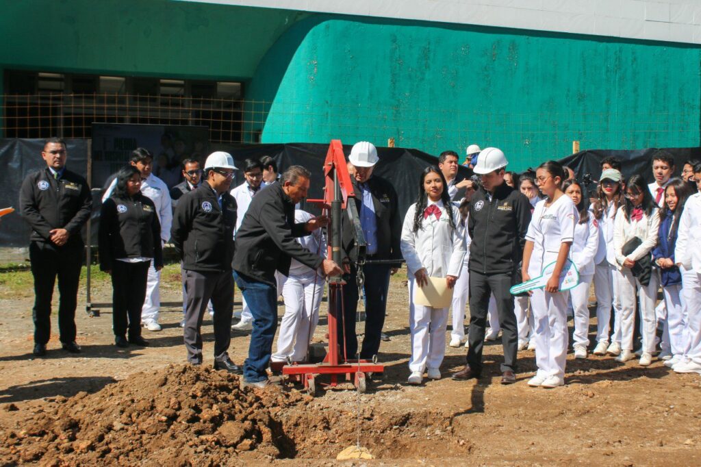Inicia construcción del Hospital-Escuela en la UTSH