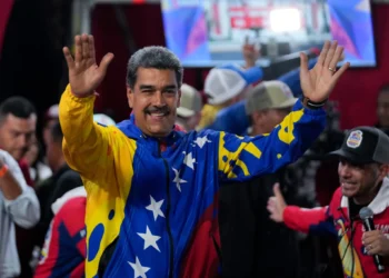 Acusa EU a Maduro de coordinar vuelos del narco desde México