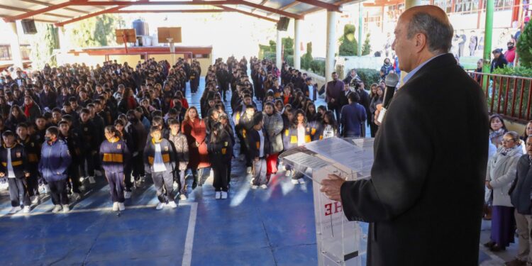 Natividad Castrejón encabeza regreso a clases en la Secundaria General No. 3