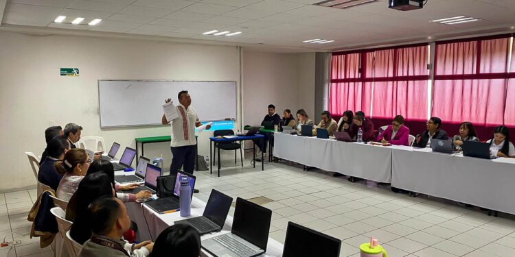 UPH fortalece competencias docentes para certificación nacional