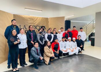 UTVM presenta recetario gastronómico a base de chapulín