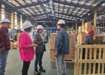 Alianza UTVAM-Glassia acerca estudiantes al sector productivo