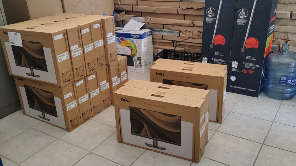 UPN Hidalgo recibe equipamiento para nueva aula de medios