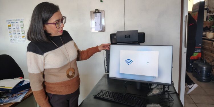 UPN Hidalgo recibe equipamiento para nueva aula de medios