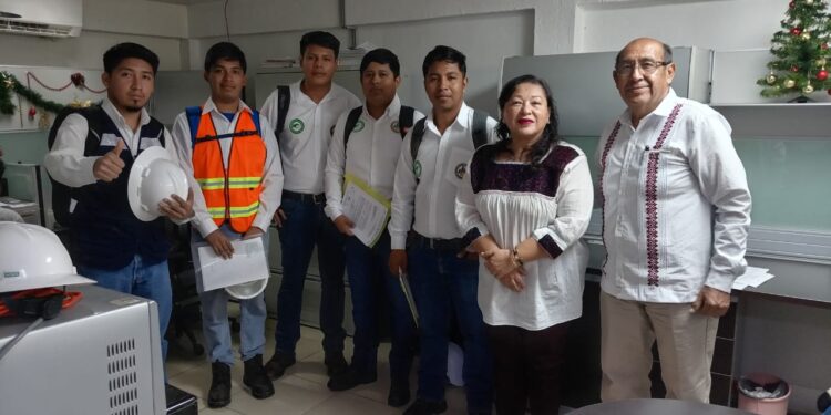 Estudiantes de la UTHH realizan estadía profesional en PEMEX Tabasco