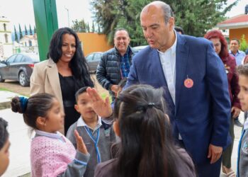 Regresan a clases más de 569 mil estudiantes de educación básica