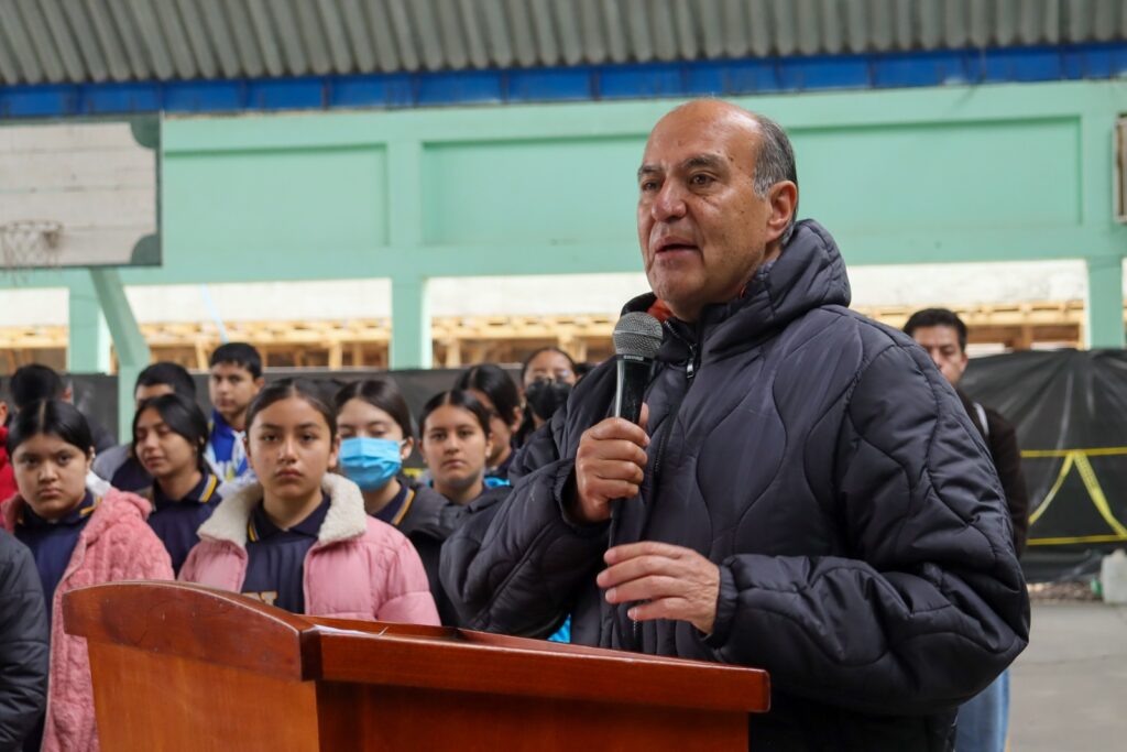 Supervisa Natividad Castrejón avance de módulo escolar en Mixquiahuala