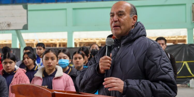 Supervisa Natividad Castrejón avance de módulo escolar en Mixquiahuala