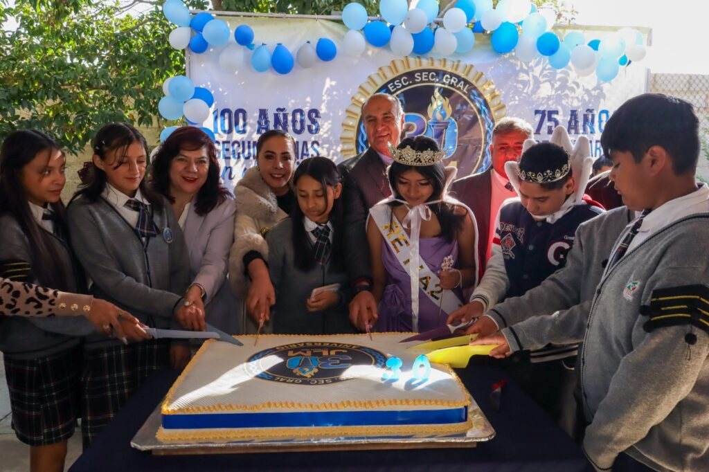 Conmemoran 30 aniversario de secundaria en Actopan
