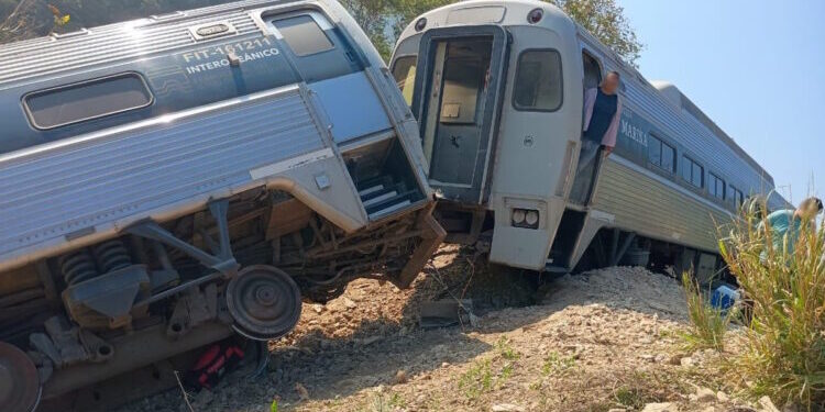 Tren Interoceánico se descarriló por exceso de velocidad: Ernestina Godoy
