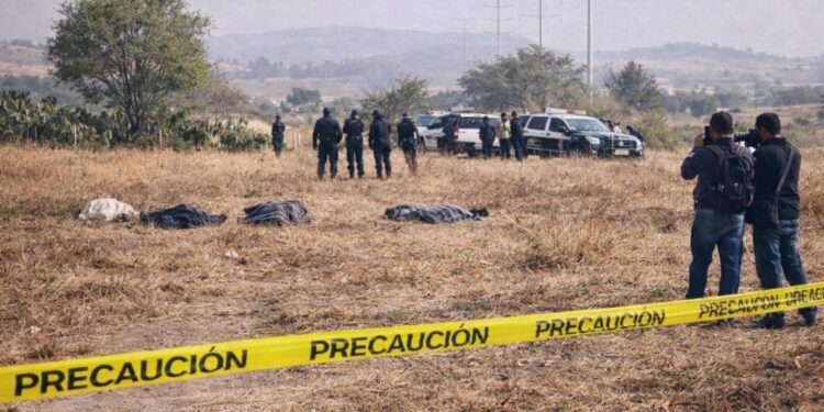 En Tula, Hidalgo, hallan sin vida a dos mujeres y un hombre