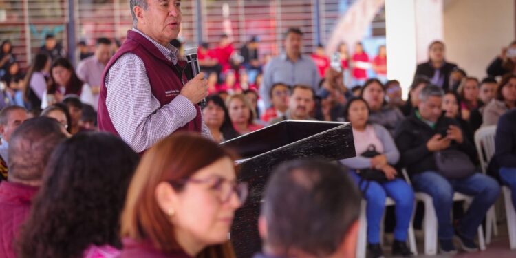 SEPH fortalece infraestructura educativa: entrega equipamiento en 30 aulas didácticas