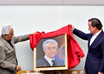 Federación Mexicana de Futbol reconoce el legado de Justino Compeán