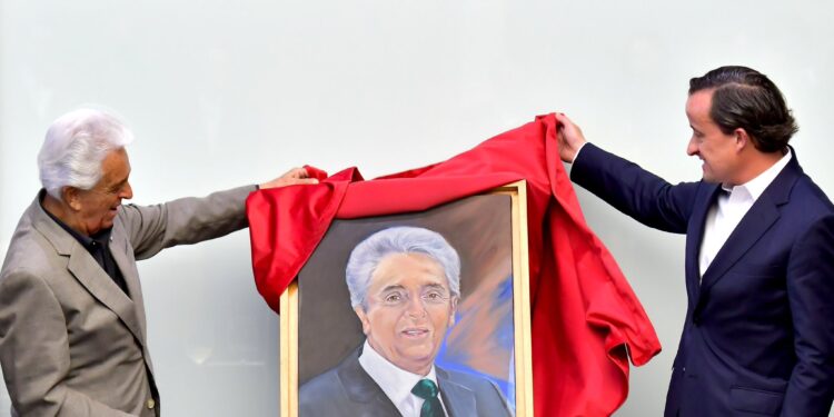 Federación Mexicana de Futbol reconoce el legado de Justino Compeán