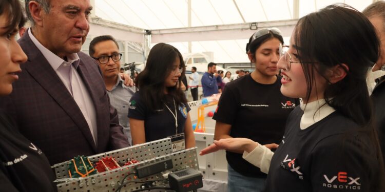 Talento hidalguense avanza al Nacional de Robótica VEX-STEM
