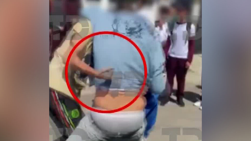 Menor apuñala a estudiante de secundaria en Tláhuac, CDMX; lo reportan grave (VIDEO)