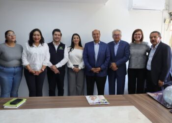 SEPH fortalece colaboración para llevar más lentes gratuitos a estudiantes