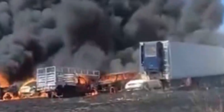 Incendio consume corralón de la Fiscalía en Tlaxcala