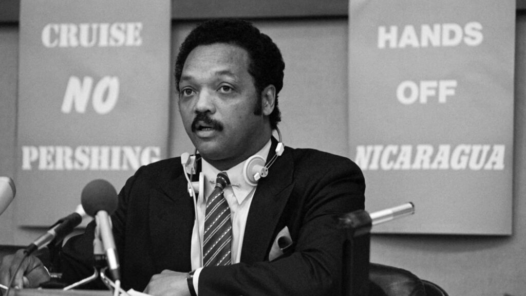 Muere Jesse Jackson, defensor de los derechos civiles y compañero de Martin Luther King.