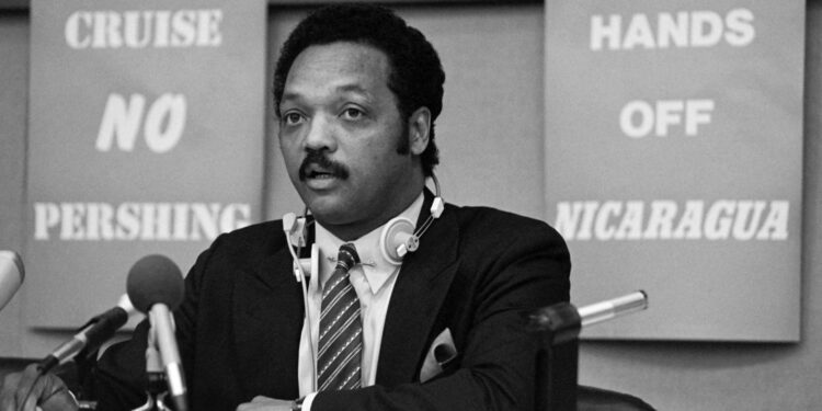 Muere Jesse Jackson, defensor de los derechos civiles y compañero de Martin Luther King.