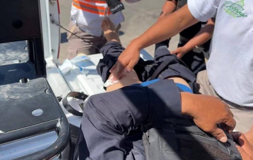 Atacan a policías durante desalojo de bloqueo en Chiapas